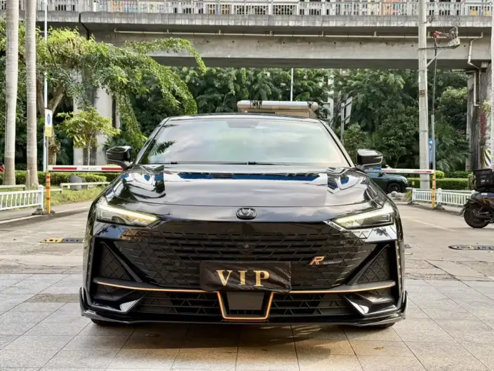 Changan UNI-V 2023 Model 1.5T Sports Edition – фото 2