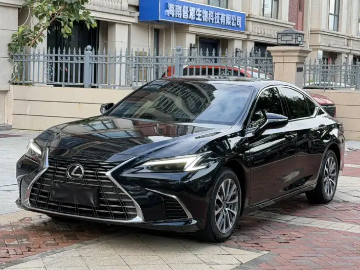 Lexus ES 2025 Model 200 Premium