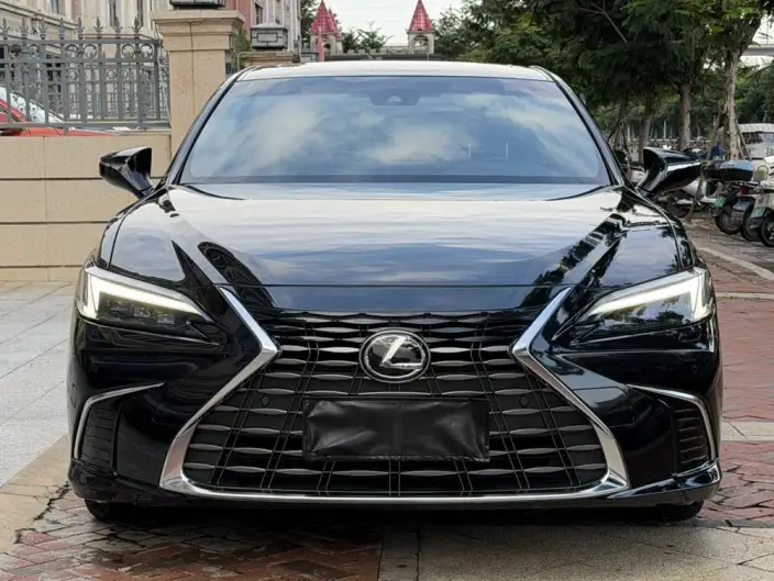 Lexus ES 2025 Model 200 Premium