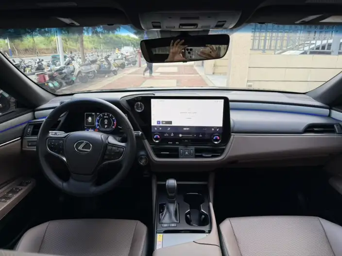 Lexus ES 2025 Model 200 Premium – фото 7