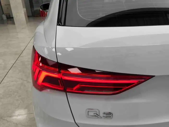 AUDI Q3 2022 Model 35 TFSI Fashion Dynamic Model – фото 9