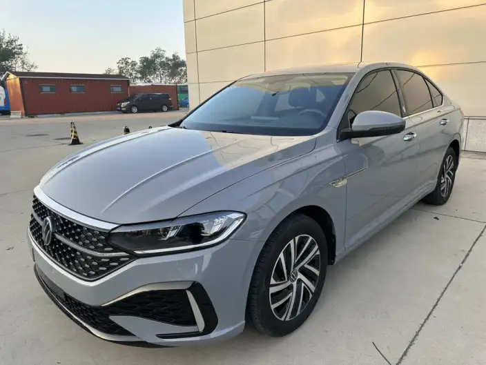 Volkswagen Lavida 2023 Model Facelift 1.5L Automatic Starry Sky Five Million Edition – фото 1