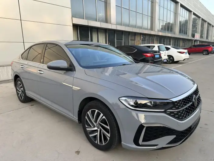 Volkswagen Lavida 2023 Model Facelift 1.5L Automatic Starry Sky Five Million Edition – фото 3