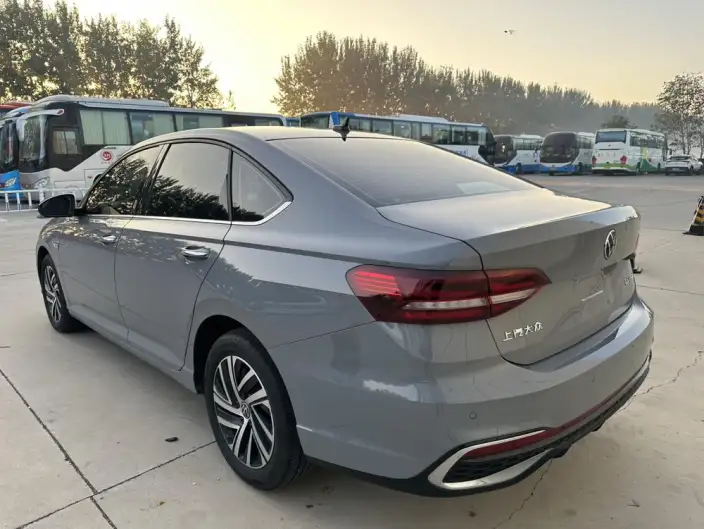 Volkswagen Lavida 2023 Model Facelift 1.5L Automatic Starry Sky Five Million Edition – фото 4