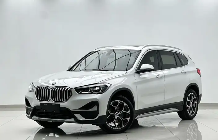 BMW X1 2022 Model sDrive20Li Fashion Model – фото 1