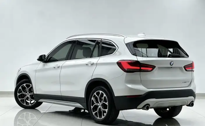 BMW X1 2022 Model sDrive20Li Fashion Model – фото 3