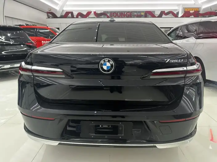 BMW 7 Series 2023 Model 735Li Luxury Set – фото 5