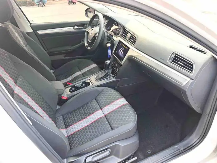 Volkswagen Lamando 2021 Model 230TSI DSG Fashion edition – фото 7