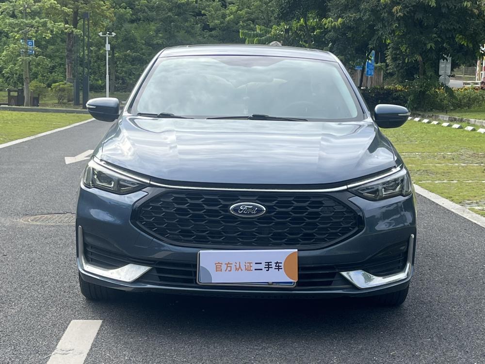 Ford Focus 2021 1.5L Automatic Diamond – фото 2