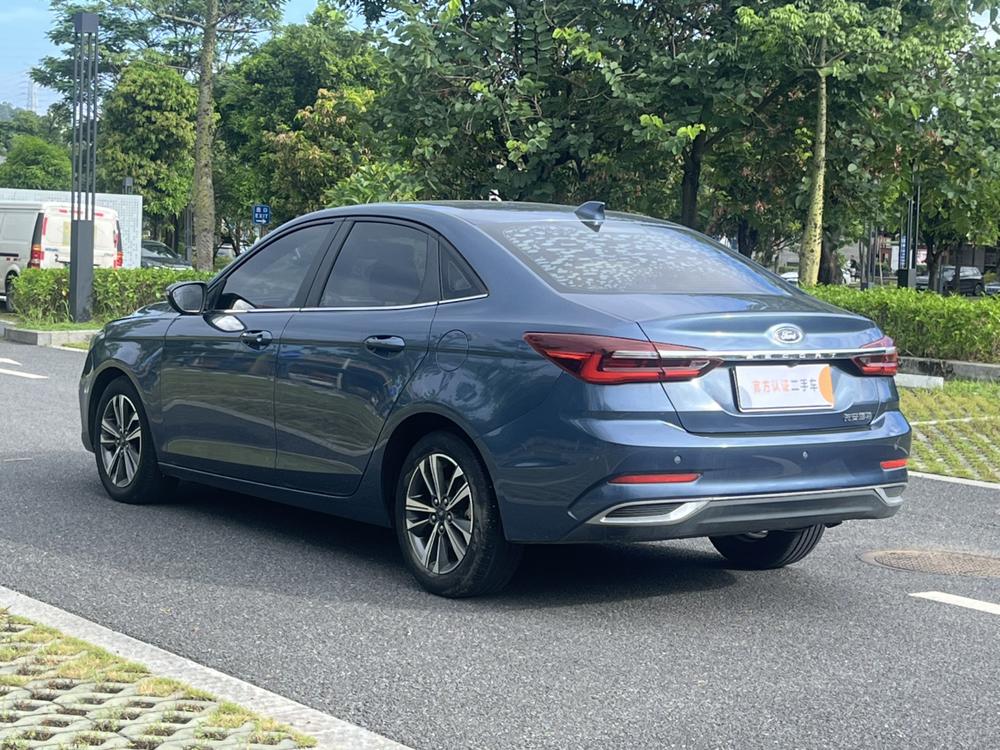 Ford Focus 2021 1.5L Automatic Diamond – фото 4