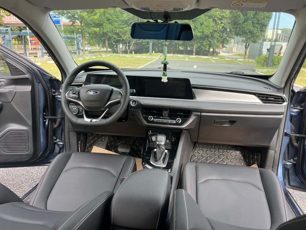 Ford Focus 2021 1.5L Automatic Diamond – фото 12