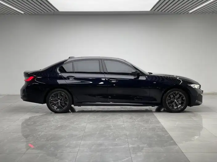 BMW 3 Series 2025 Model 330Li M Sports Night Set – фото 8