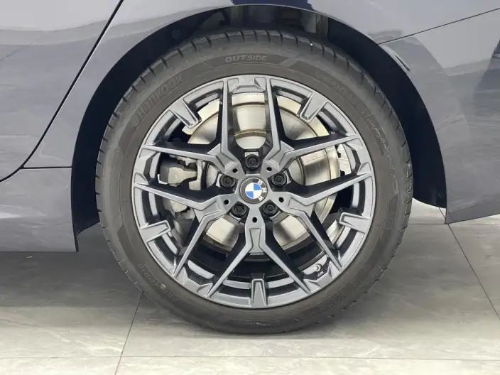 BMW 3 Series 2025 Model 330Li M Sports Night Set – фото 9