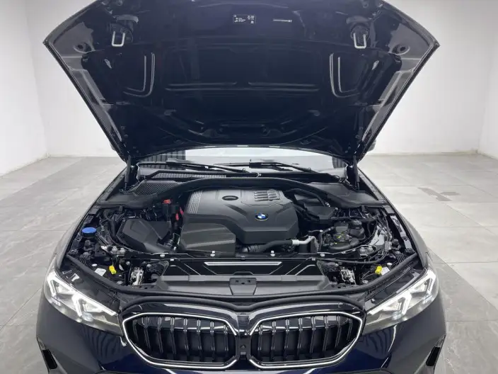 BMW 3 Series 2025 Model 330Li M Sports Night Set – фото 10