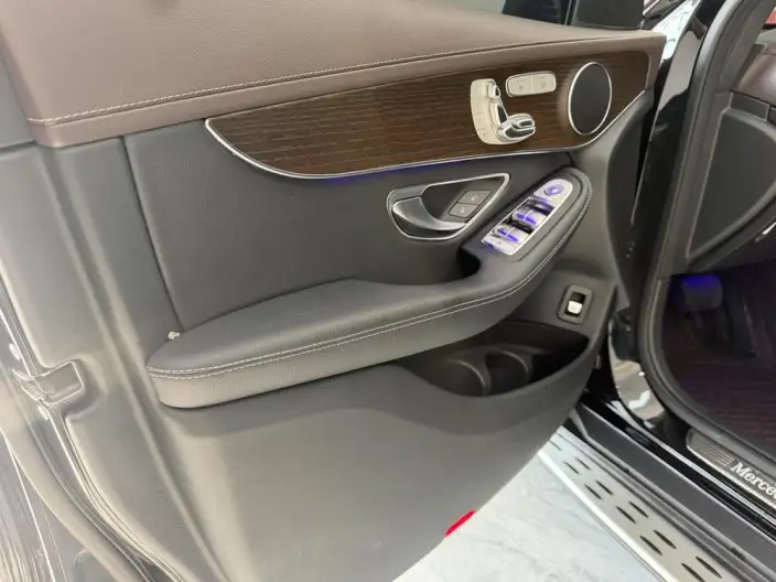 Mercedes-Benz GLC 2022 Model Facelift GLC 300 L 4MATIC Dynamic Model Collector Edition – фото 6