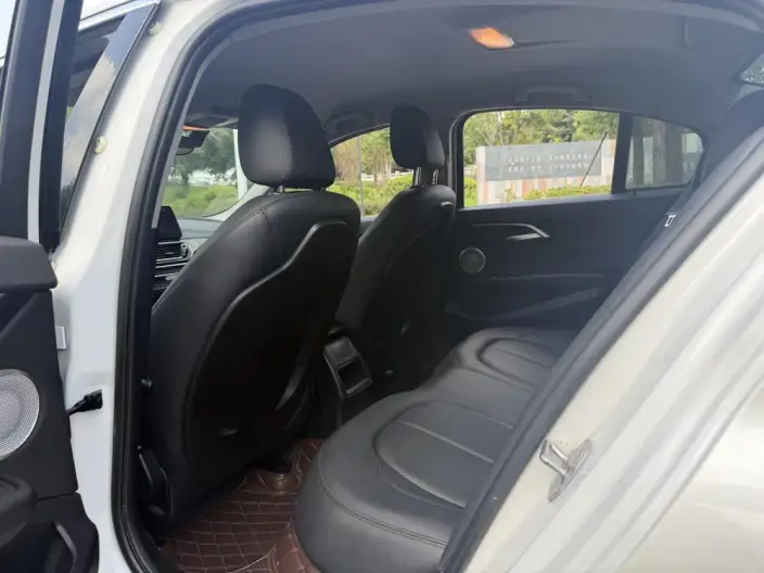 BMW 1 Series 2021 Model 120i M Sports Edition – фото 9