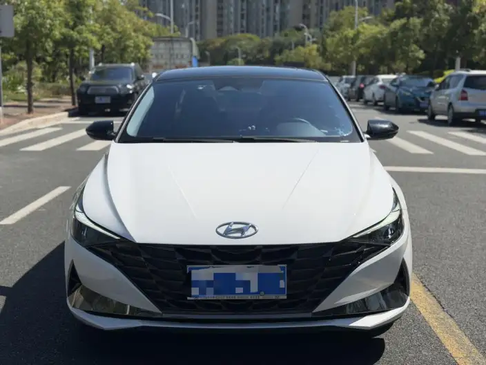 Hyundai Ioniq 2022 Model 1.5L CVT LUX Premium Edition – фото 2