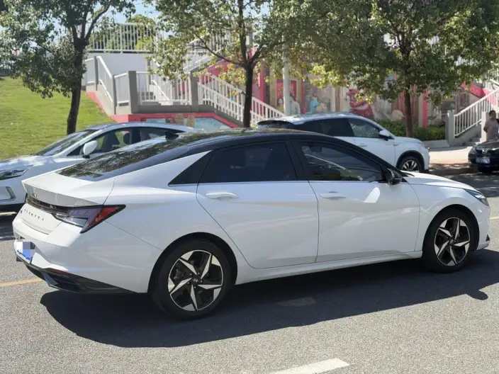 Hyundai Ioniq 2022 Model 1.5L CVT LUX Premium Edition – фото 4