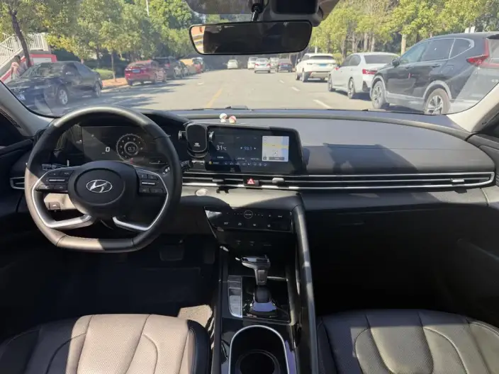 Hyundai Ioniq 2022 Model 1.5L CVT LUX Premium Edition – фото 5