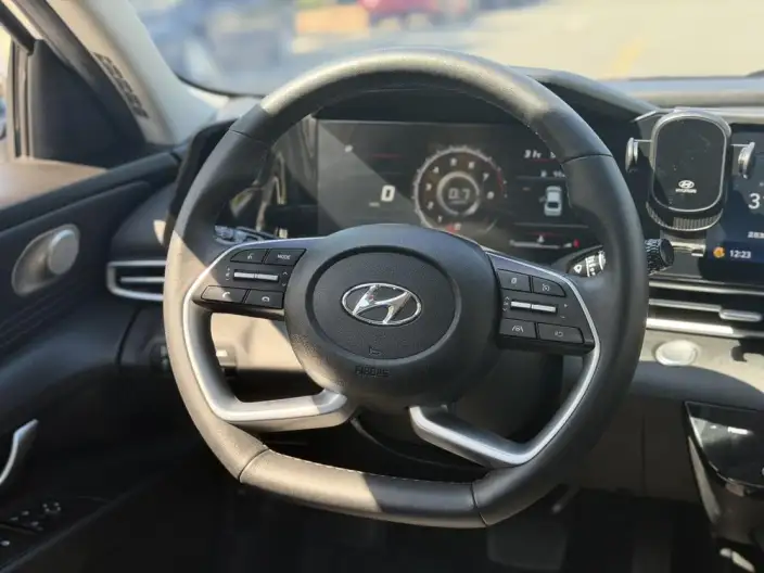 Hyundai Ioniq 2022 Model 1.5L CVT LUX Premium Edition – фото 6