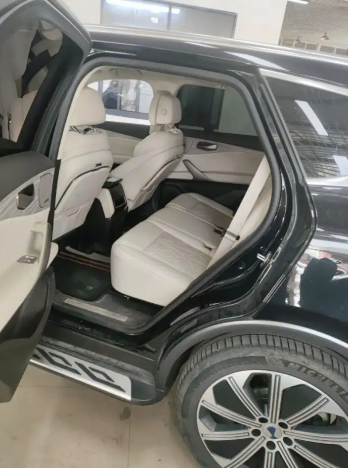 DENZA N8 DM 2023 Model 4WD Chao Hybrid Flagship VII seat Edition – фото 6