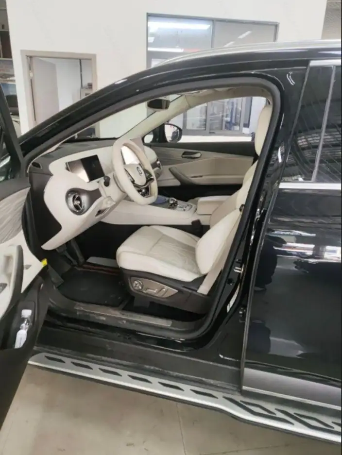 DENZA N8 DM 2023 Model 4WD Chao Hybrid Flagship VII seat Edition – фото 9