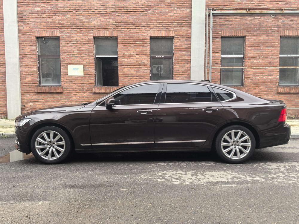 Volvo S90 2020 T5 Intelligent Refined Luxury – фото 3