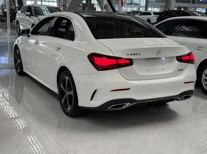 Mercedes-Benz A-class 2023 Model A 200 L Sports sedan Fashion Edition – фото 4