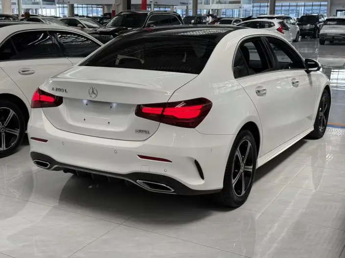 Mercedes-Benz A-class 2023 Model A 200 L Sports sedan Fashion Edition – фото 6