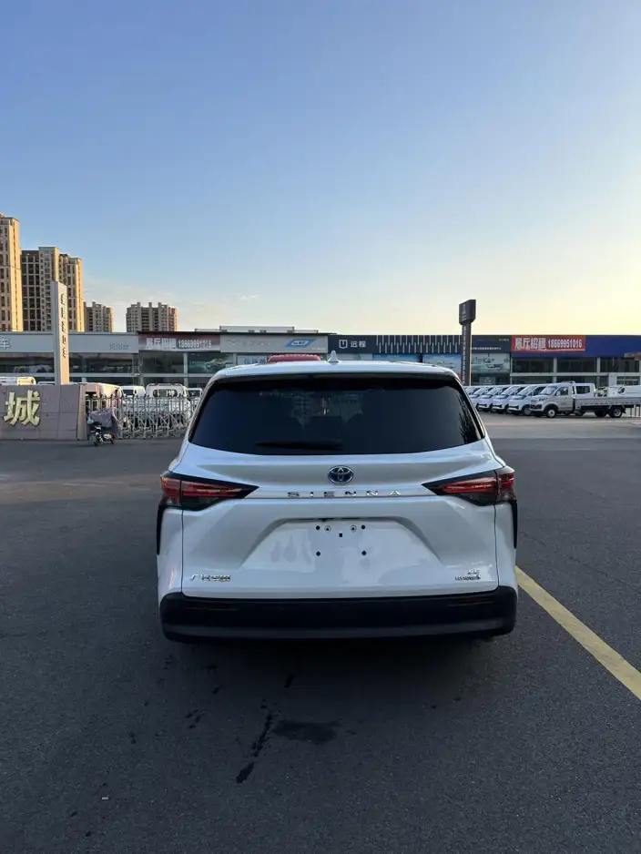 Toyota Sienna 2023 Model Hybrid 2.5L Comfort Edition – фото 5