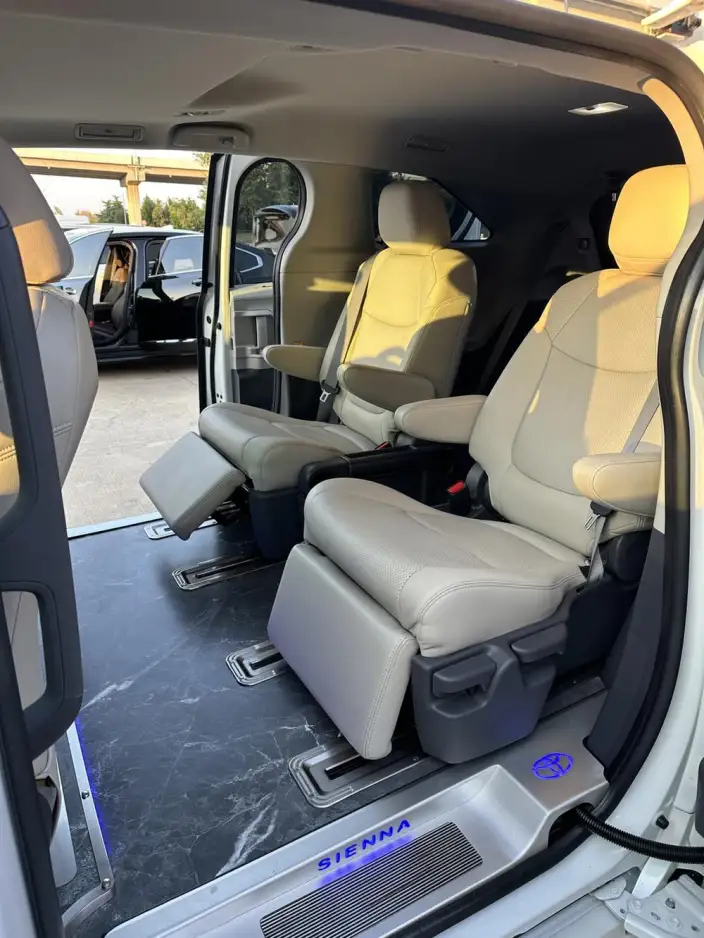 Toyota Sienna 2023 Model Hybrid 2.5L Comfort Edition – фото 9