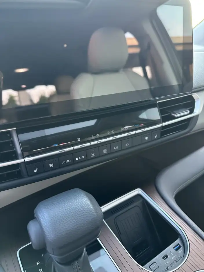 Toyota Sienna 2023 Model Hybrid 2.5L Comfort Edition – фото 10