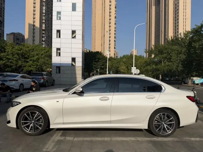 BMW 3 Series 2023 Model 320Li M Sports Set – фото 4