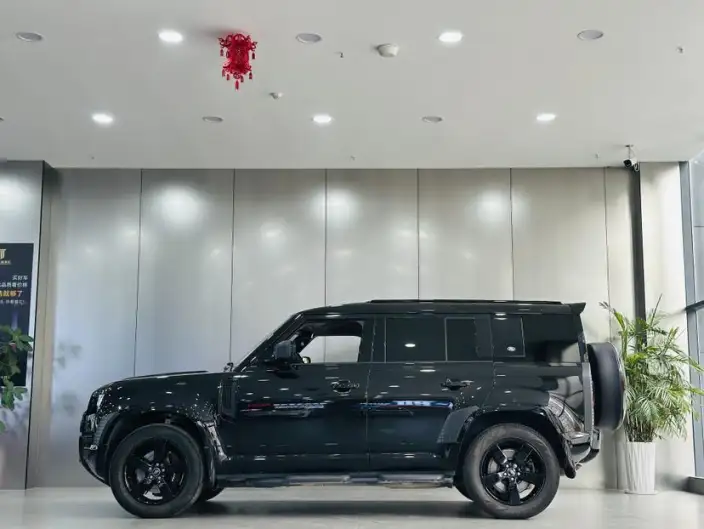 Land Rover Defender 2024 Model 110 3.0T P400 XS – фото 4