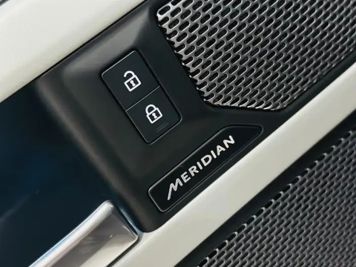 Land Rover Defender 2024 Model 110 3.0T P400 XS – фото 7