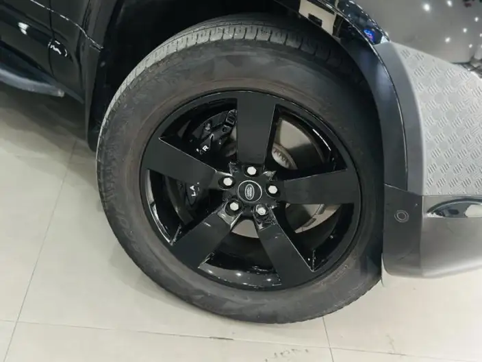 Land Rover Defender 2024 Model 110 3.0T P400 XS – фото 9