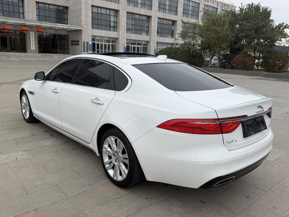 Jaguar XFL 2018 XFL 2.0T 250PS Premium – фото 4