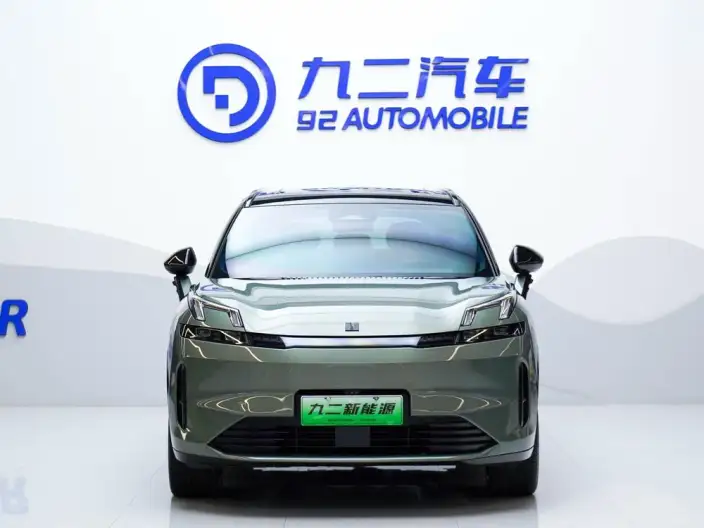 Lynk & Co 08 EM-P 2023 Model 220 4WD Performance Halo