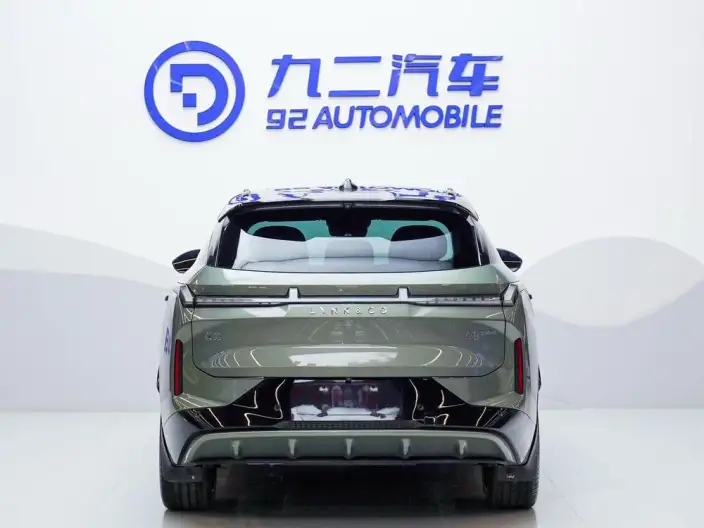 Lynk & Co 08 EM-P 2023 Model 220 4WD Performance Halo