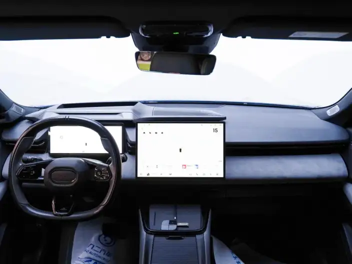 Lynk & Co 08 EM-P 2023 Model 220 4WD Performance Halo – фото 5