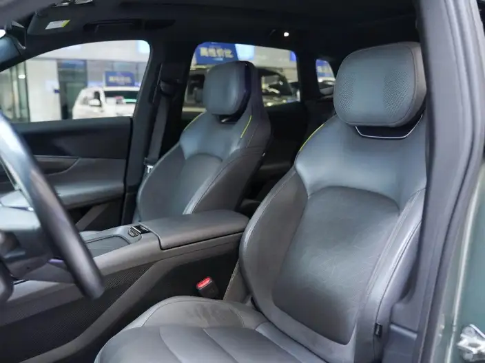 Lynk & Co 08 EM-P 2023 Model 220 4WD Performance Halo – фото 8