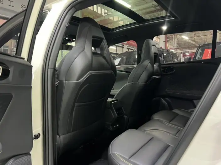 Lynk & Co 06 2025 Model Renew 1.5T Pro – фото 9