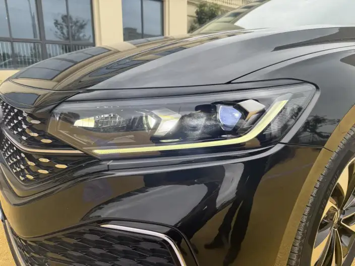 Volkswagen Passat 2023 Model Facelift 280TSI Starry sky Elite Edition – фото 10