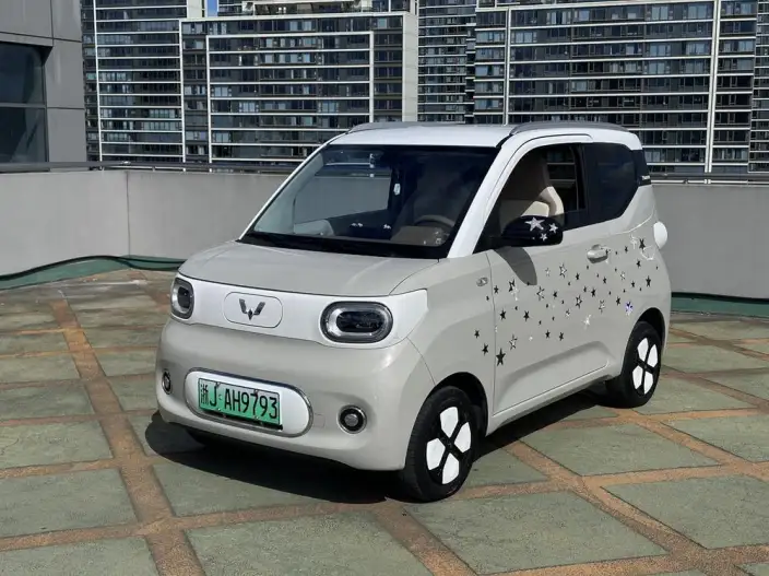 Wuling Hongguang MINIEV 2024 Model 215km Advanced version Lithium Iron Phosphate