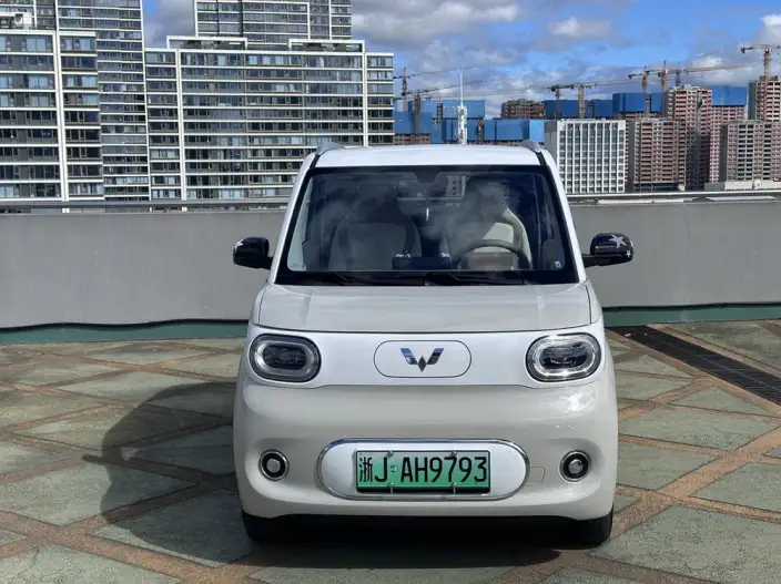 Wuling Hongguang MINIEV 2024 Model 215km Advanced version Lithium Iron Phosphate
