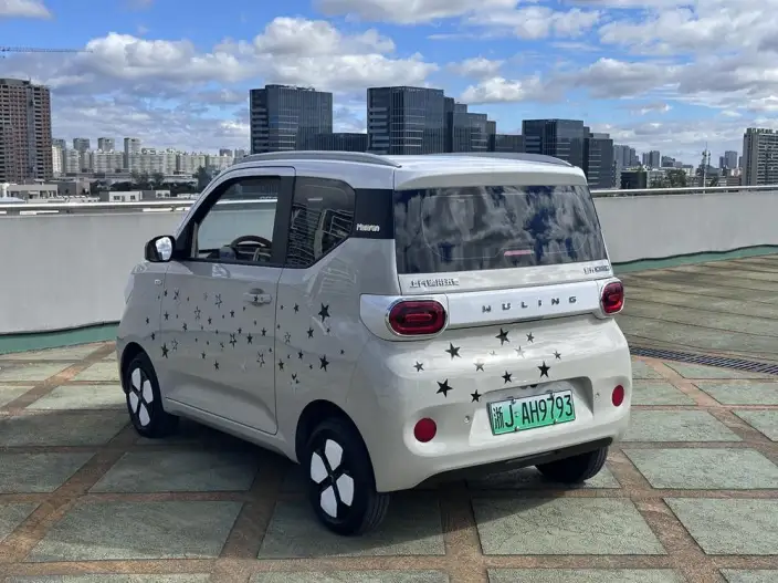 Wuling Hongguang MINIEV 2024 Model 215km Advanced version Lithium Iron Phosphate