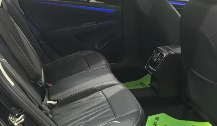 Volkswagen Passat 2023 Model Facelift 330TSI Deluxe Edition – фото 7