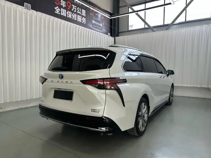 Toyota Sienna 2021 Model 2.5L Hybrid Premium Edition – фото 6