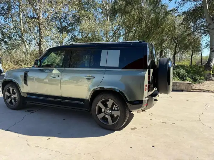 Land Rover Defender 2025 Model 90 3.0T P400 X-Dynamic HSE – фото 3