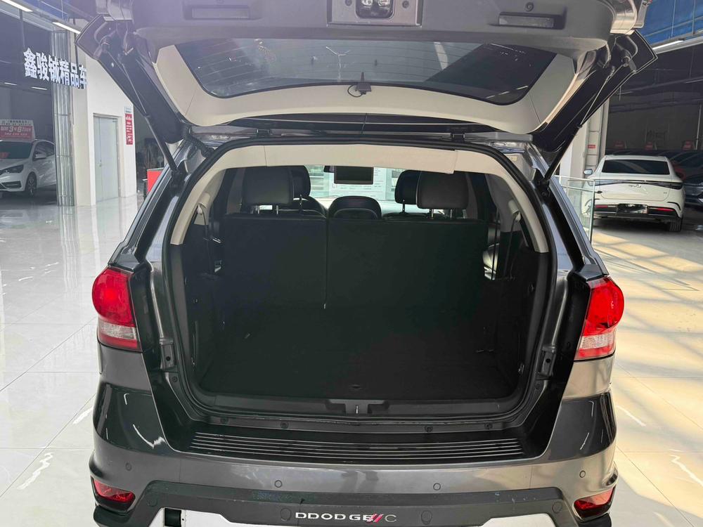 Dodge Caliber 2015 2.0TD AWD Premium – фото 14